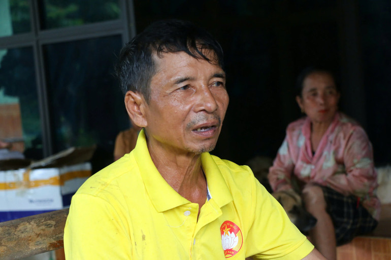 Ông La Văn Linh, Bí thư chi bộ bản Cò Phạt, xã Môn Sơn từng bị chịu tiếng bán con vì động viên con đi xuất khẩu lao động.