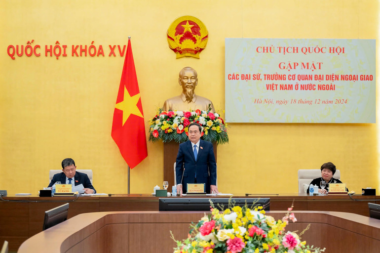 Chủ tịch Quốc hội Trần Thanh Mẫn phát biểu tại cuộc gặp. (Ảnh: DUY LINH)