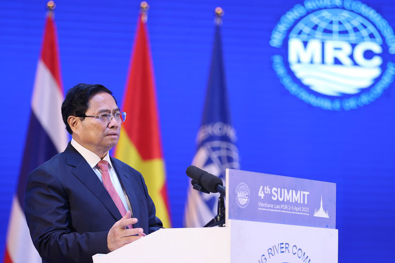 Thủ tướng Phạm Minh Chính phát biểu tại Phiên toàn thể Hội nghị cấp cao Ủy hội sông Mekong quốc tế lần thứ 4. (Ảnh: NHẬT BẮC)
