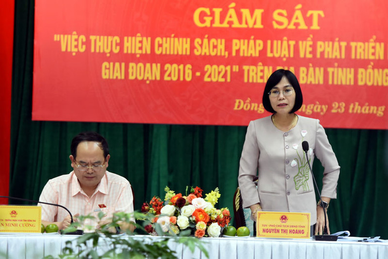 Phó Chủ tịch Ủy ban nhân dân tỉnh Đồng Nai Nguyễn Thị Hoàng phát biểu tại buổi giám sát.