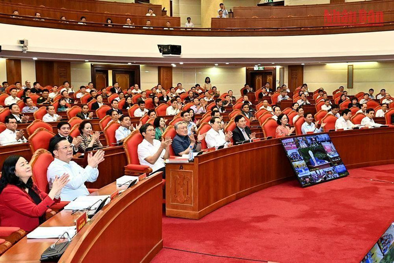 Các đại biểu dự hội nghị.