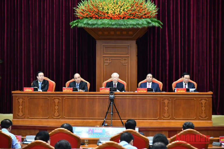 Tổng Bí thư Nguyễn Phú Trọng, Chủ tịch nước Nguyễn Xuân Phúc, Thủ tướng Chính phủ Phạm Minh Chính, Chủ tịch Quốc hội Vương Đình Huệ, Thường trực Ban Bí thư Võ Văn Thưởng đồng chủ trì Hội nghị. (Ảnh: ĐĂNG KHOA)