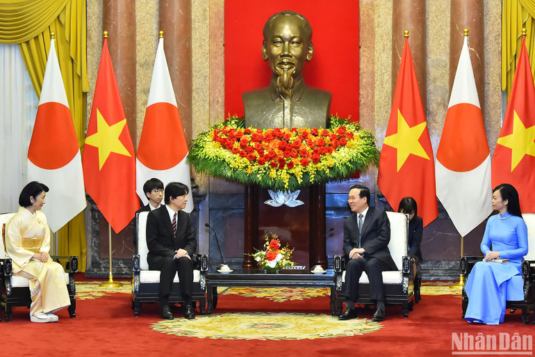 Chủ tịch nước Võ Văn Thưởng và Phu nhân Phan Thị Thanh Tâm cùng Hoàng Thái tử Nhật Bản Akishino và Công nương Kiko tại buổi tiếp.