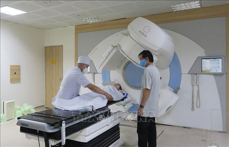 Máy gia tốc xạ trị của Bệnh viện Chợ Rẫy hoạt động trở lại sau thời gian bị gián đoạn do thiếu linh kiện thay thế.