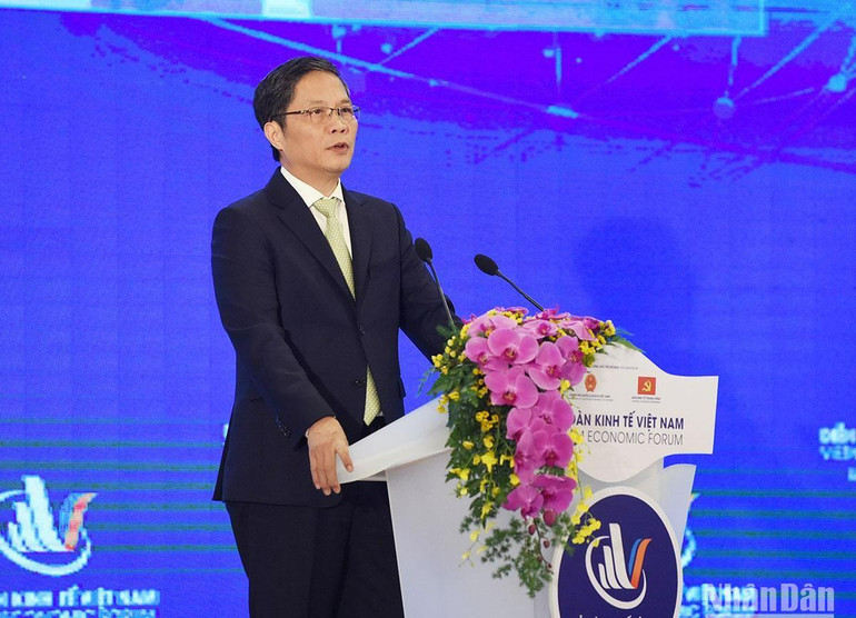 Trưởng Ban Kinh tế Trung ương Trần Tuấn Anh phát biểu tại Diễn đàn.