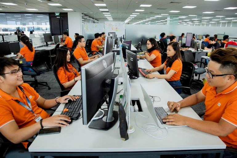 Nghiên cứu phát triển công nghệ tại Công ty TNHH phần mềm FPT Hà Nội.