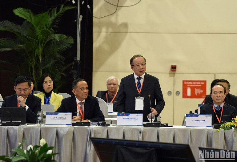 Đại diện Hiệp hội Doanh nghiệp nhỏ và vừa Việt Nam phát biểu.