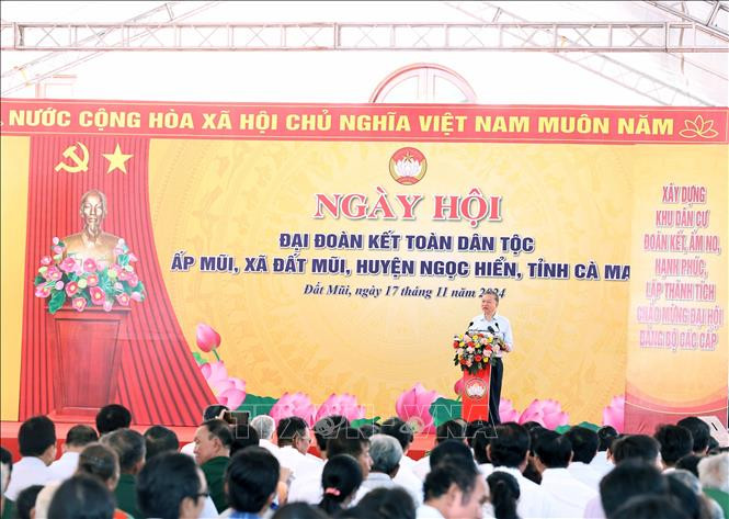 Tổng Bí thư Tô Lâm dự Ngày hội Đại đoàn kết toàn dân tộc, ấp Mũi, xã Đất Mũi, huyện Ngọc Hiển, Cà Mau. Ảnh: Thống Nhất/TTXVN Tổng Bí thư Tô Lâm dự Ngày hội Đại đoàn kết toàn dân tộc, ấp Mũi, xã Đất Mũi, huyện Ngọc Hiển, Cà Mau. Ảnh: Thống Nhất/TTXVN