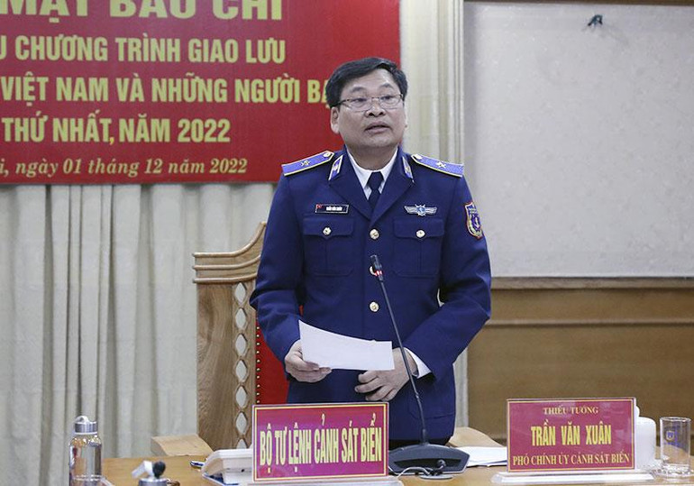 Thiếu tướng Trần Văn Xuân phát biểu tại buổi gặp mặt.