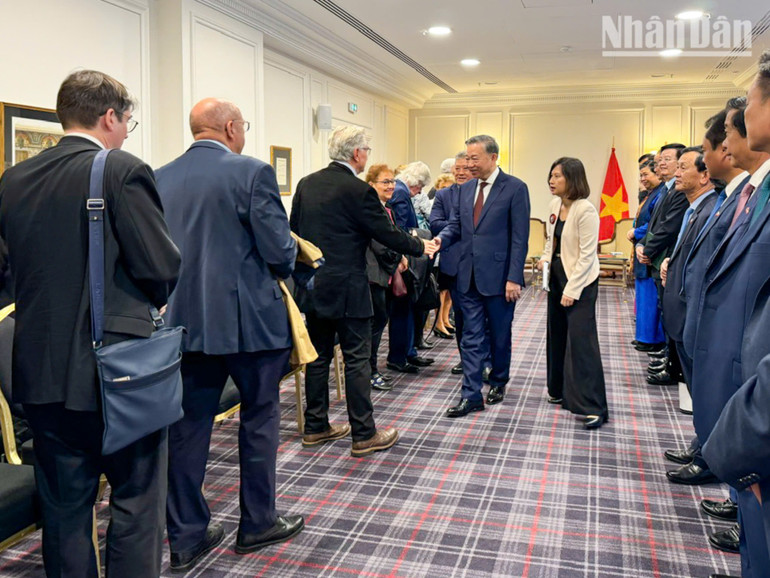 Tổng Bí thư, Chủ tịch nước Tô Lâm tiếp Chủ tịch Hội Hữu nghị Pháp-Việt Nam Nguyễn Hải Nam cùng một số thành viên thuộc Ban Chấp hành Hội Hữu nghị Pháp-Việt Nam.