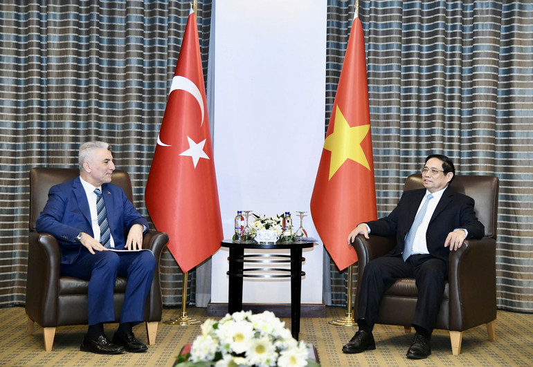 Thủ tướng Chính phủ Phạm Minh Chính tiếp Bộ trưởng Thương mại Thổ Nhĩ Kỳ Omer Bolat.