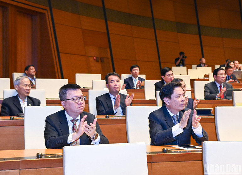 Các đại biểu khách mời tham dự Lễ bế mạc tại Hội trường Diên Hồng, Nhà Quốc hội.