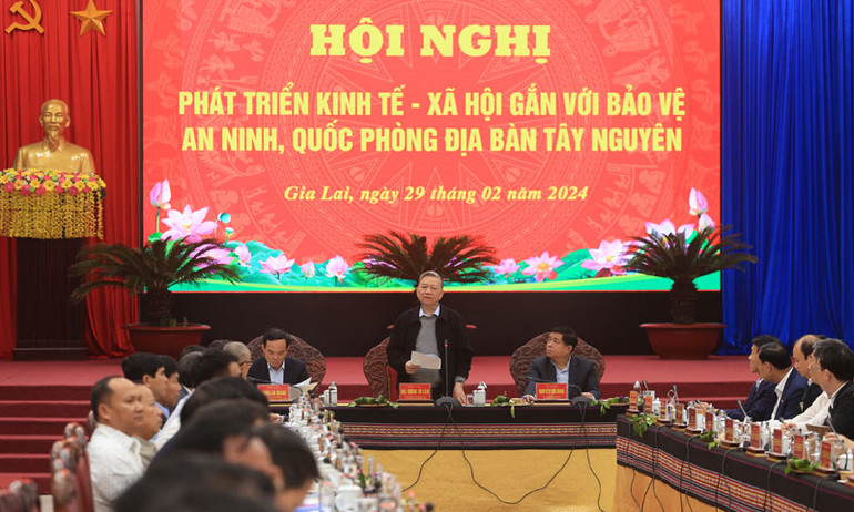 Đại tướng Tô Lâm, Ủy viên Bộ Chính trị, Bộ trưởng Công an phát biểu kết luận hội nghị.