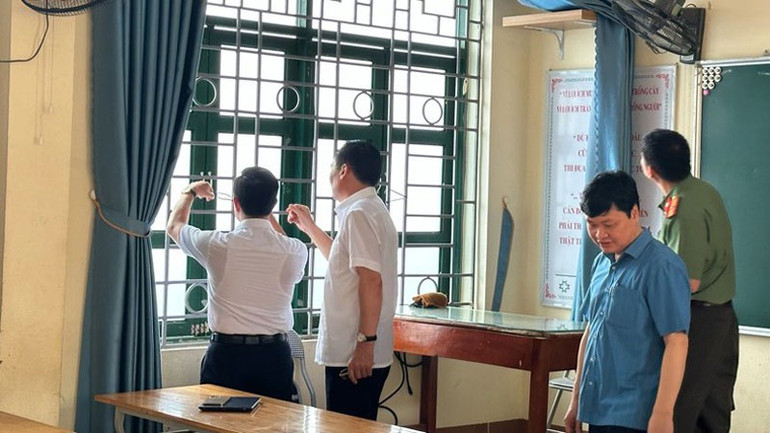 Đoàn công tác số 2 của Ban Chỉ đạo cấp Quốc gia Kỳ thi tốt nghiệp trung học phổ thông kiểm tra cơ sở vật chất tại điểm thi Trường trung học phổ thông Ngô Quyền (thành phố Thái Nguyên, tỉnh Thái Nguyên). Đoàn công tác số 2 của Ban Chỉ đạo cấp Quốc gia Kỳ thi tốt nghiệp trung học phổ thông kiểm tra cơ sở vật chất tại điểm thi Trường trung học phổ thông Ngô Quyền (thành phố Thái Nguyên, tỉnh Thái Nguyên).