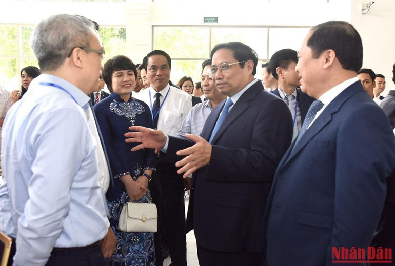 Thủ tướng Phạm Minh Chính và các đại biểu tham dự hội nghị.