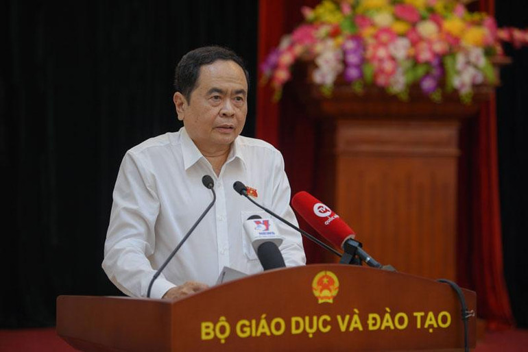 Đồng chí Trần Thanh Mẫn, Ủy viên Bộ Chính trị, Phó Chủ tịch Thường trực Quốc hội phát biểu ý kiến tại hội nghị. Đồng chí Trần Thanh Mẫn, Ủy viên Bộ Chính trị, Phó Chủ tịch Thường trực Quốc hội phát biểu ý kiến tại hội nghị.