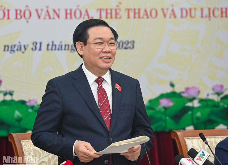 Chủ tịch Quốc hội Vương Đình Huệ phát biểu kết luận tại cuộc làm việc với Bộ Văn hóa, Thể thao và Du lịch.