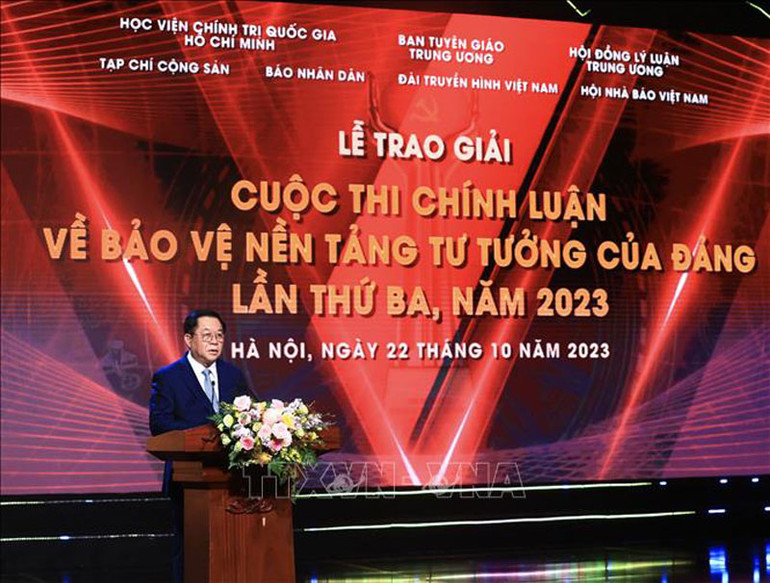 Đồng chí Nguyễn Trọng Nghĩa, Bí thư Trung ương Đảng, Trưởng Ban Tuyên giáo Trung ương, Phó Trưởng Ban Chỉ đạo 35 Trung ương phát biểu tổng kết cuộc thi năm 2023 và Phát động Cuộc thi chính luận lần thứ 4. (Ảnh: TTXVN)