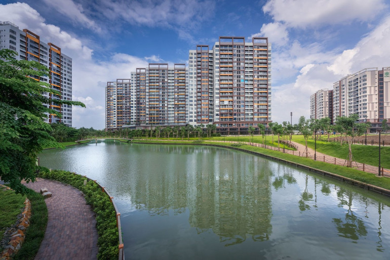 Kênh đào trung tâm 17.000m2 trải dọc Mizuki Park góp phần điều hòa khí hậu nội khu, nâng cao chất lượng sống của cư dân. Kênh đào trung tâm 17.000m2 trải dọc Mizuki Park góp phần điều hòa khí hậu nội khu, nâng cao chất lượng sống của cư dân.