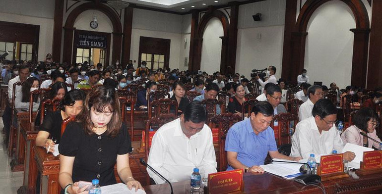 Các đại biểu tham dự hội thảo.