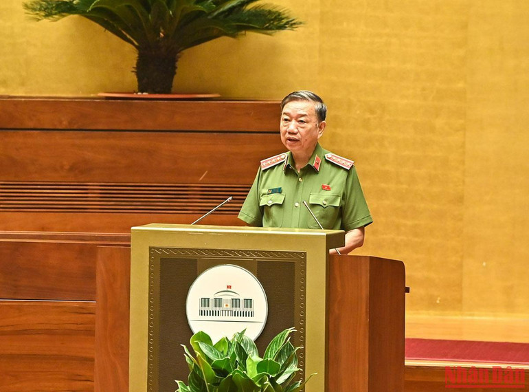 Bộ trưởng Công an Tô Lâm phát biểu mở đầu nội dung chất vấn và trả lời chất vấn.