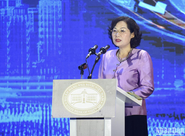 Thống đốc Ngân hàng Nhà nước Nguyễn Thị Hồng phát biểu tại sự kiện. Thống đốc Ngân hàng Nhà nước Nguyễn Thị Hồng phát biểu tại sự kiện.