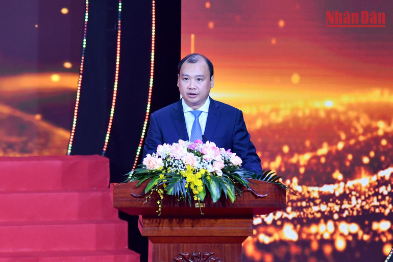 Đồng chí Lê Hải Bình, Ủy viên dự khuyết Trung ương Đảng, Phó Trưởng Ban Tuyên giáo Trung ương phát biểu tại Lễ trao giải. Đồng chí Lê Hải Bình, Ủy viên dự khuyết Trung ương Đảng, Phó Trưởng Ban Tuyên giáo Trung ương phát biểu tại Lễ trao giải.