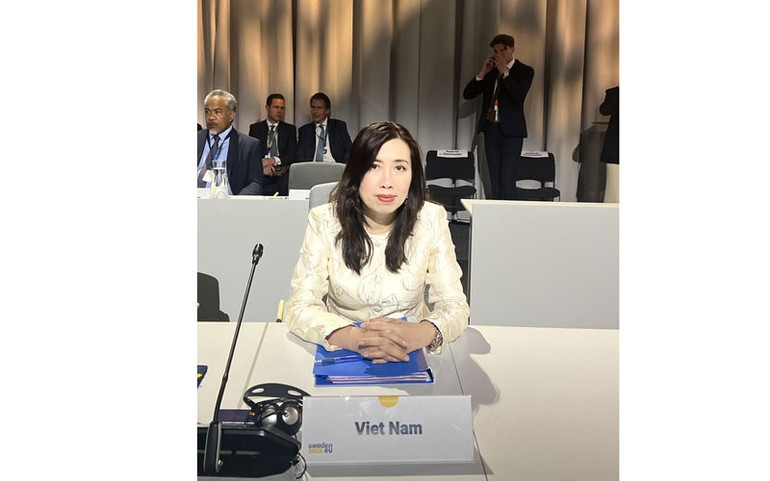 Thứ trưởng Ngoại giao Lê Thị Thu Hằng tại Diễn đàn.