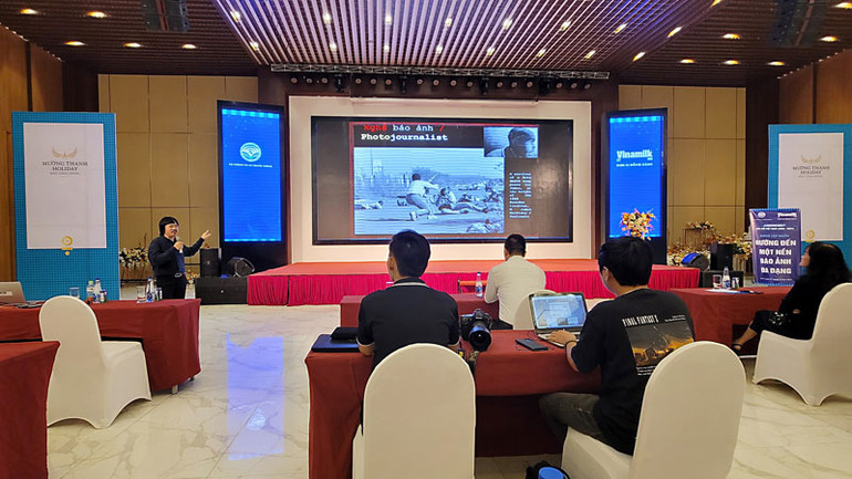 Quang cảnh khóa tập huấn tại huyện Mộc Châu (Sơn La). Quang cảnh khóa tập huấn tại huyện Mộc Châu (Sơn La).