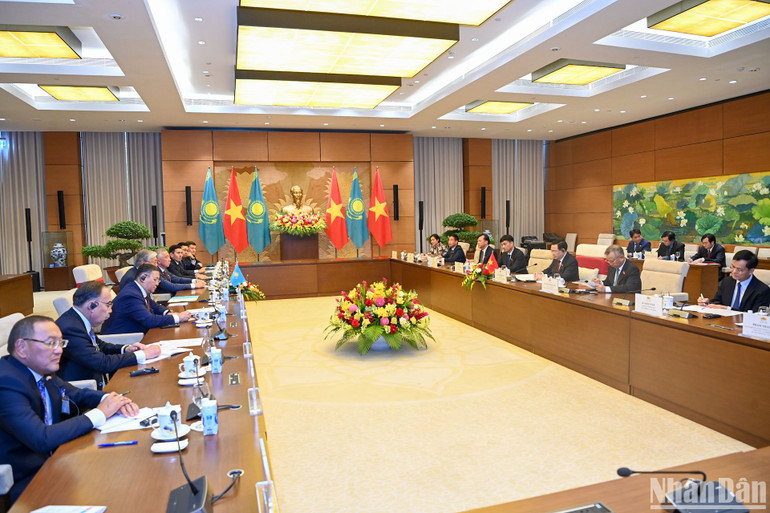 Quang cảnh buổi hội kiến tại Nhà Quốc hội.