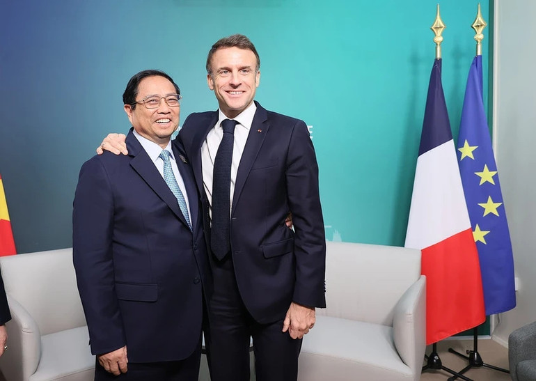 Thủ tướng Phạm Minh Chính gặp Tổng thống Pháp Emmanuel Macron.