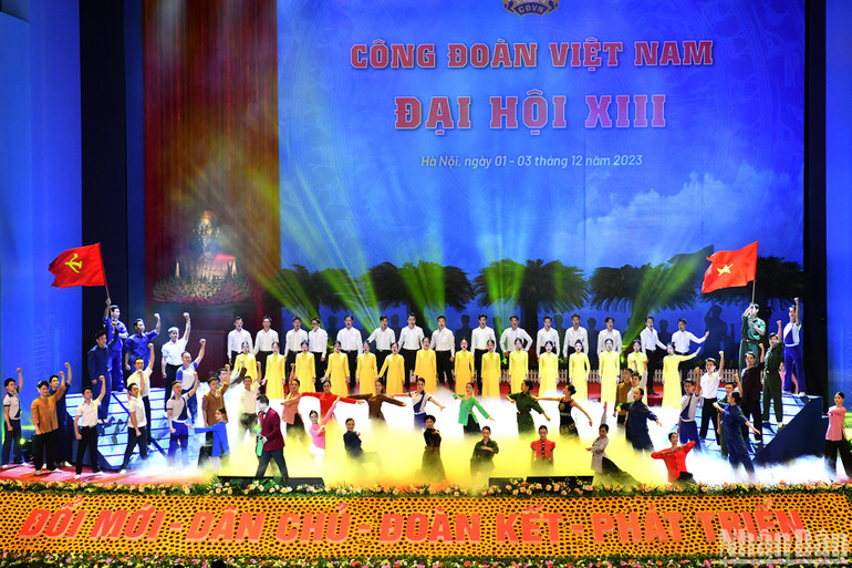 Chương trình nghệ thuật đặc sắc chào mừng đại hội.