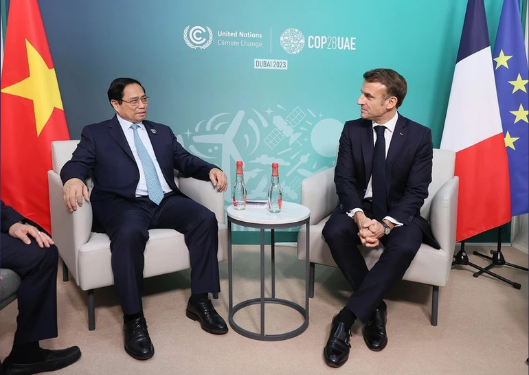 Thủ tướng Phạm Minh Chính gặp Tổng thống Pháp Emmanuel Macron.