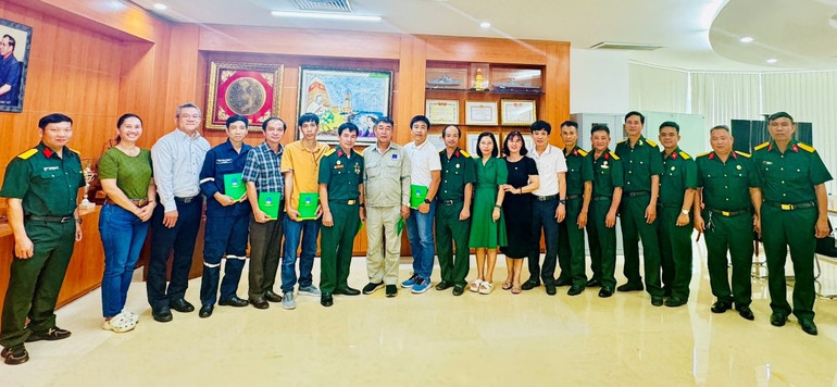 Trao quà tại Bà Rịa-Vũng Tàu.