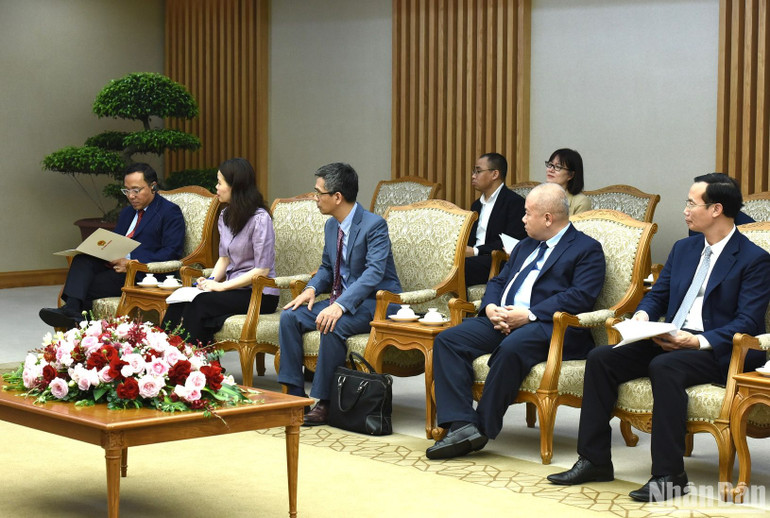 Đại diện lãnh đạo các bộ, ban, ngành của Chính phủ Việt Nam tham dự buổi tiếp.