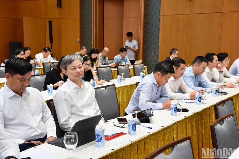 Đại diện lãnh đạo các tập đoàn nhà nước tham dự hội nghị. Đại diện lãnh đạo các tập đoàn nhà nước tham dự hội nghị.