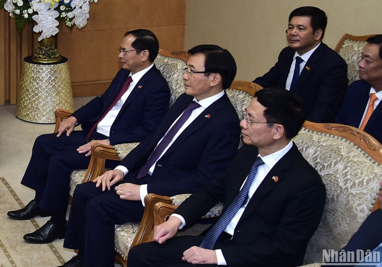 Các thành viên Chính phủ Việt Nam tham dự hội kiến với Tổng thống Hoa Kỳ Joe Biden.