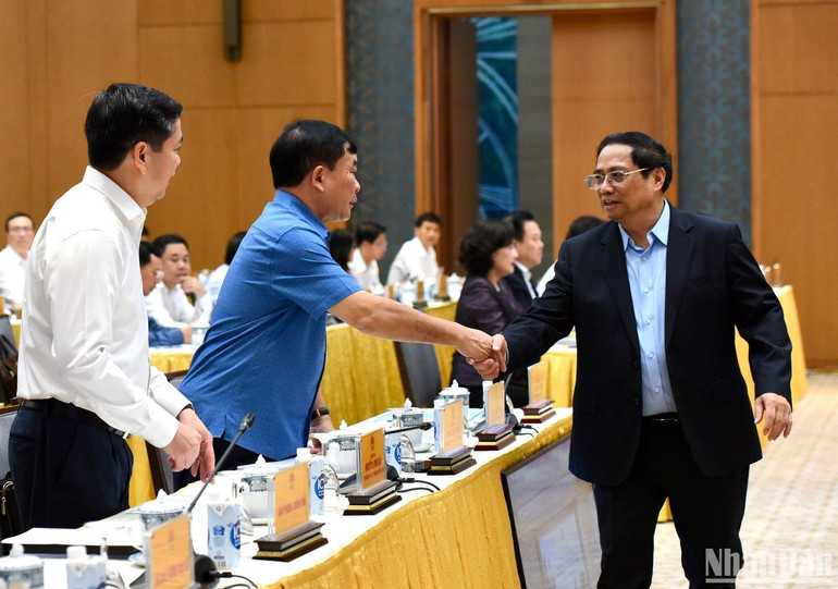 Thủ tướng Phạm Minh Chính đến dự và chủ trì hội nghị. Thủ tướng Phạm Minh Chính đến dự và chủ trì hội nghị.