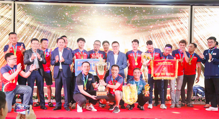Đội bóng VOV xuất sắc lên ngôi vô địch giải bóng đá Press Cup 2024.