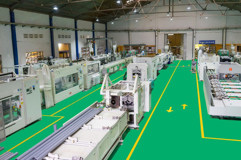 Dây chuyền sản xuất ống nhựa và phụ kiện nhựa của Nhựa Đồng Nai. Dây chuyền sản xuất ống nhựa và phụ kiện nhựa của Nhựa Đồng Nai.