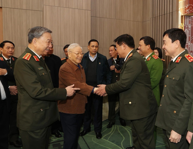 Tổng Bí thư Nguyễn Phú Trọng với các đại biểu dự Hội nghị.