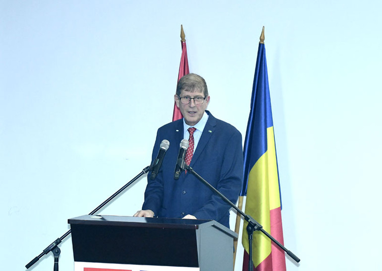 Lãnh đạo Đại học Kỹ thuật xây dựng Bucharest phát biểu chào mừng.