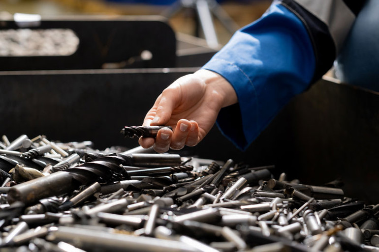 Tái chế phế liệu chứa Wonfram tại Masan High-Tech Materials.