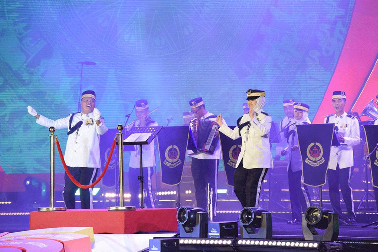 Phần biểu diễn của đoàn nhạc Cảnh sát Brunei.