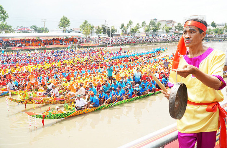 Lễ hội Oóc Om Bóc - Đua ghe Ngo đã trở thành ngày hội lớn của cộng đồng các dân tộc khu vực Nam Bộ.