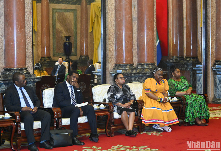 Các đại biểu Nam Phi dự buổi tiếp.