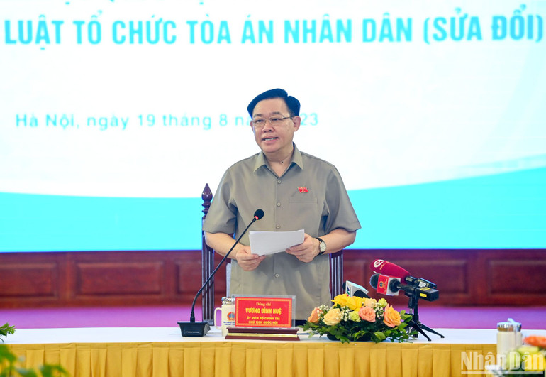Chủ tịch Quốc hội Vương Đình Huệ phát biểu ý kiến tại phiên họp. (Ảnh: Duy Linh) Chủ tịch Quốc hội Vương Đình Huệ phát biểu ý kiến tại phiên họp. (Ảnh: Duy Linh)