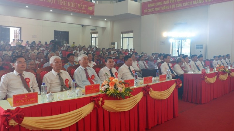 Các đại biểu tham dự hội nghị. dscf8474.jpg