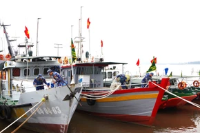 Cán bộ chiến sĩ Hải đội 2 Ban Chỉ huy Bộ đội Biên phòng tỉnh Ninh Bình sẵn sàng, phương tiện, lực lượng, tàu thuyền chống bão, ứng cứu khi có tình huống xảy ra.