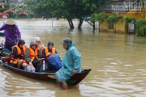 Đợt mưa lũ vừa qua trên địa bàn thành phố Đà Nẵng đã làm nhiều gia đình bị thiệt hại nghiêm trọng.